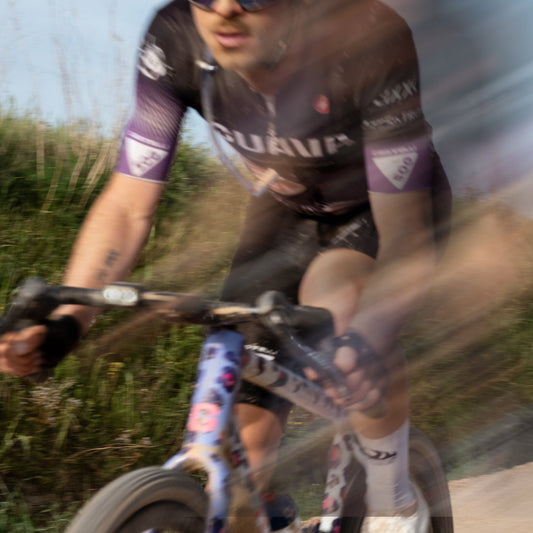 Gravel: la disciplina ciclista que está revolucionando el ciclismo — ¿moda pasajera o tendencia para quedarse?