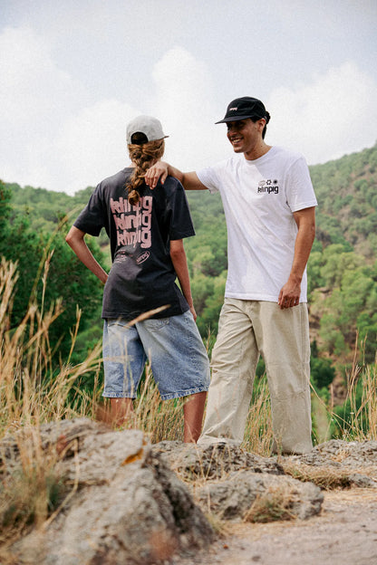 merch klinpig k l i n p i g, camiseta negra mujer camiseta blanca hombre gorra negra hombre gorra blanca mujer, montaña outdoors