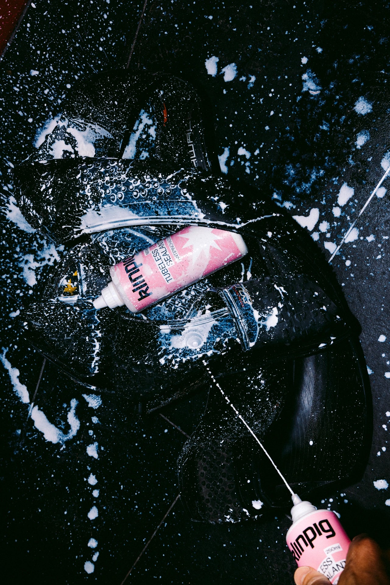 ruedas pinchadas, explosion pinchazo rueda, sealant, antipinchazos, rosa, pink, klinpig, k l i n p i g