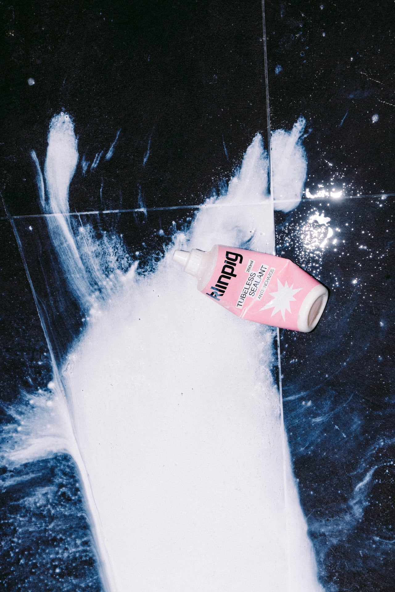 limpieza, explosión, rosa, klinpig, k l i n p i g, pink, sealant, sellador, antipinchazos